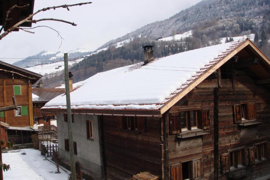 Bnb Hasatrog Jenaz Exterior foto