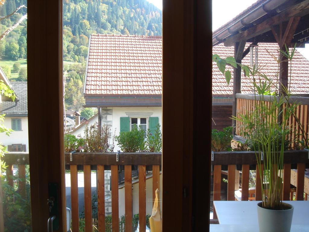 Bnb Hasatrog Jenaz Exterior foto